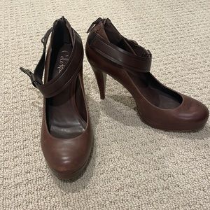 Nice heels, brand new